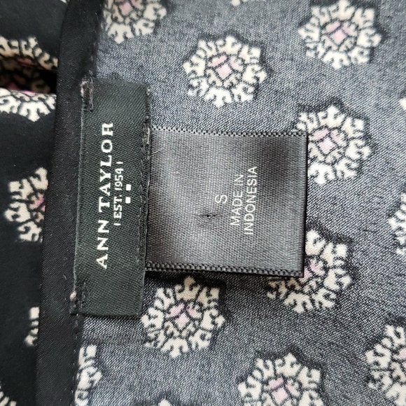 (S) Ann Taylor Subtle Floral Soft Pretty Classic Boho Chic Whimsical Vacation - Picture 3 of 8